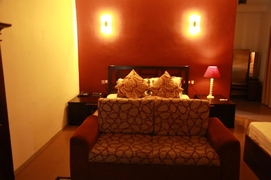 The Canes Boutique Hotel Colombo Buitenkant foto